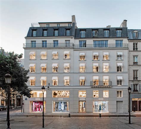 The New Dior Boutique On Rue Saint